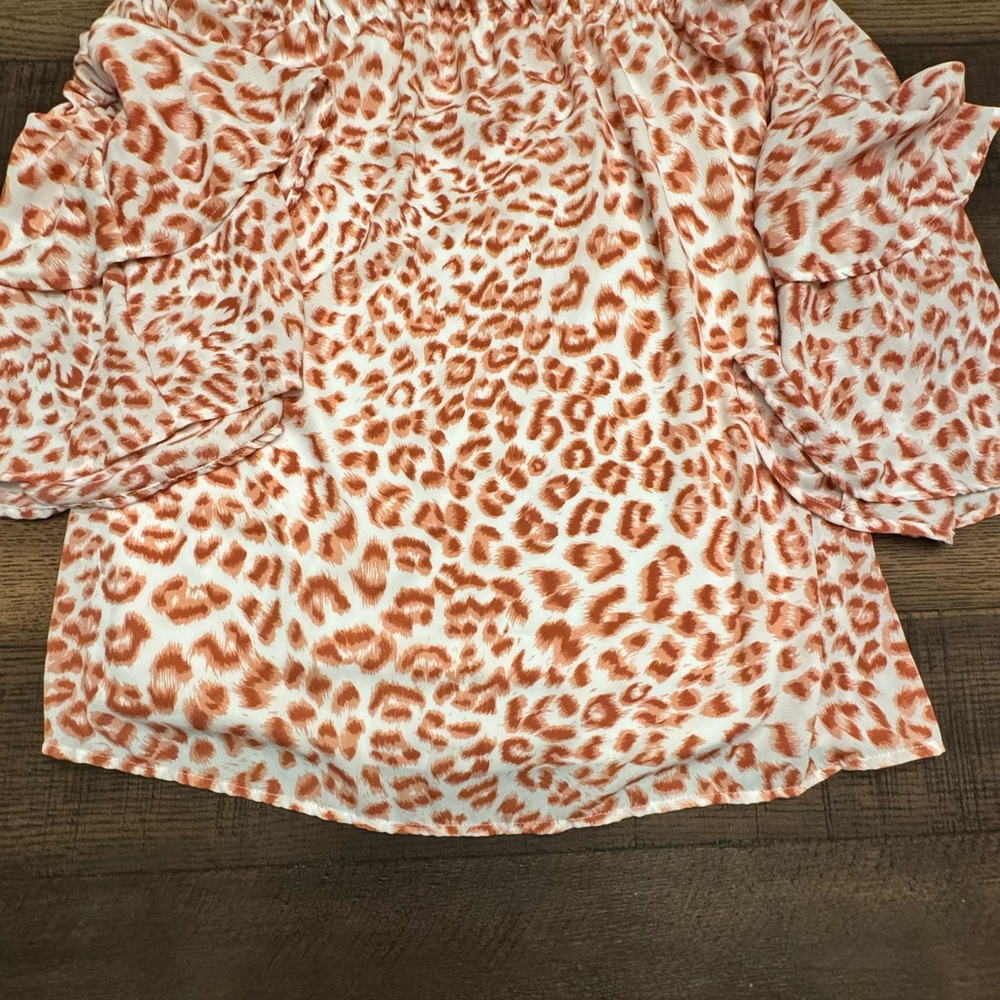 Chic Off-Shoulder Leopard Print Blouse